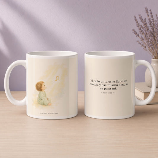 El ejército del cielo canta mi alegría | Taza de inspiración bíblica | Lucas 2:13-14 — 15oz · Devocional lavanda, arte y frase devocional en dos tazas