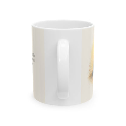 Dios está cerca del corazón quebrantado | Taza devocional ilustrada | Salmo 34:18 — 11 oz · Vista posterior