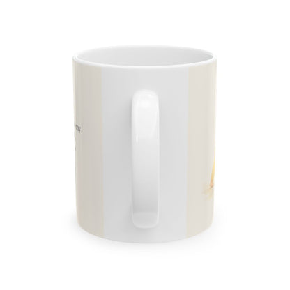 Dios me esfuerza y me ayuda | Taza bíblica para café | Isaías 41:10 — 11 oz · Vista posterior