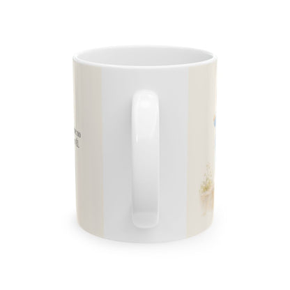 Obedecer a Dios es mi mayor valentía | Taza devocional ilustrada | Hebreos 11:8 — 11 oz · Vista posterior