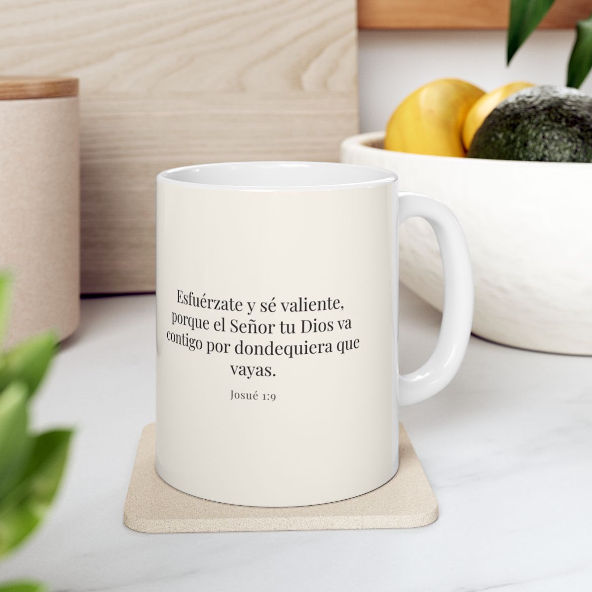 Esfuérzate y sé valiente, porque Jehová va contigo | Taza con arte cristiano | Josué 1:9 — 11 oz · Contexto 4