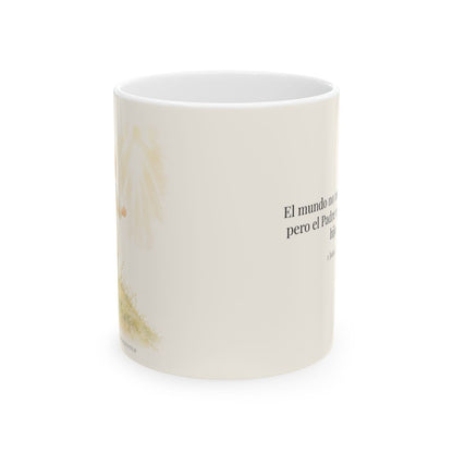 El Padre me conoce y aún así me llama suyo | Taza bíblica para café | 1 Juan 3:1 — 11 oz · Vista frontal
