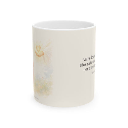 Dios ya me amaba desde antes | Taza de inspiración bíblica | Jeremías 1:5 — 11 oz · Vista frontal
