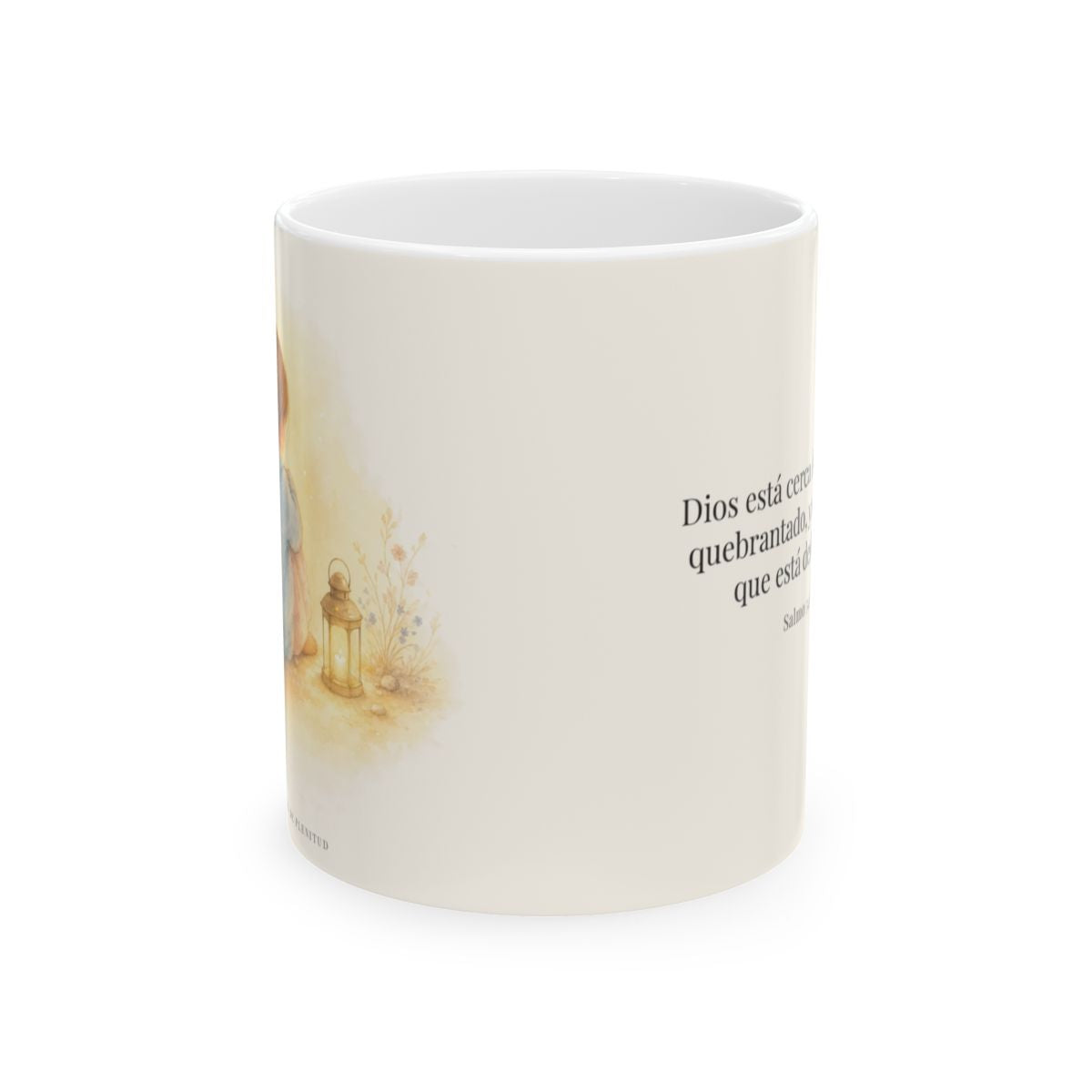 Dios está cerca del corazón quebrantado | Taza devocional ilustrada | Salmo 34:18 — 11 oz · Vista frontal
