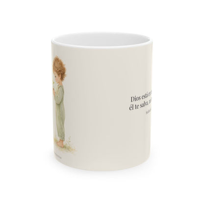 Dios está en medio de ti para salvarte | Taza de inspiración bíblica | Sofonías 3:17 — 11 oz · Vista frontal