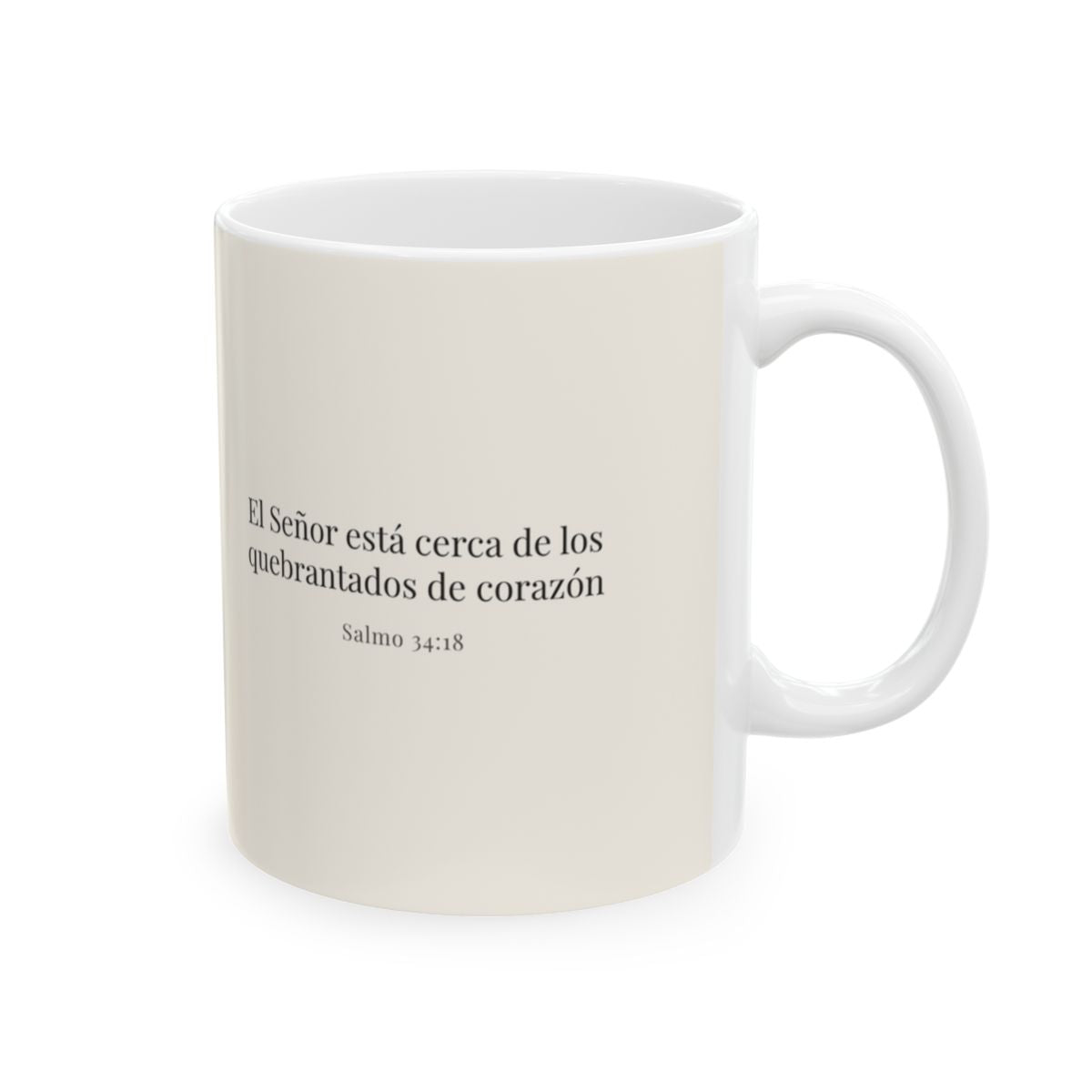 Jehová está cerca de los quebrantados de corazón | Taza devocional ilustrada | Salmo 34:18 — 11 oz · Cara bíblica
