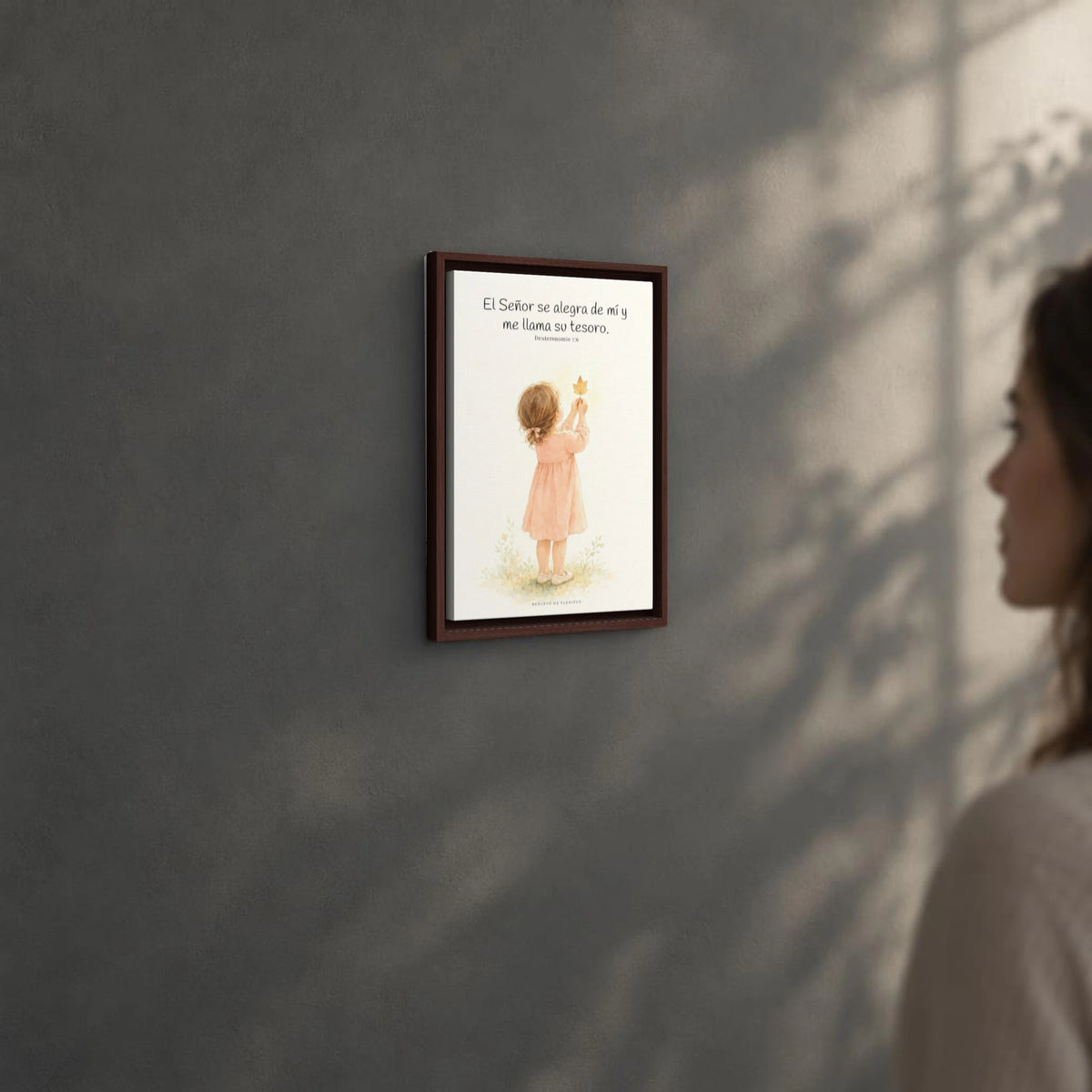 El Señor se alegra de mí | Decoración cristiana enmarcada | Deuteronomio 7:6 — 12×18 pulgadas, marco espresso, vista angular ambiental del marco flotante, escala física calibrada