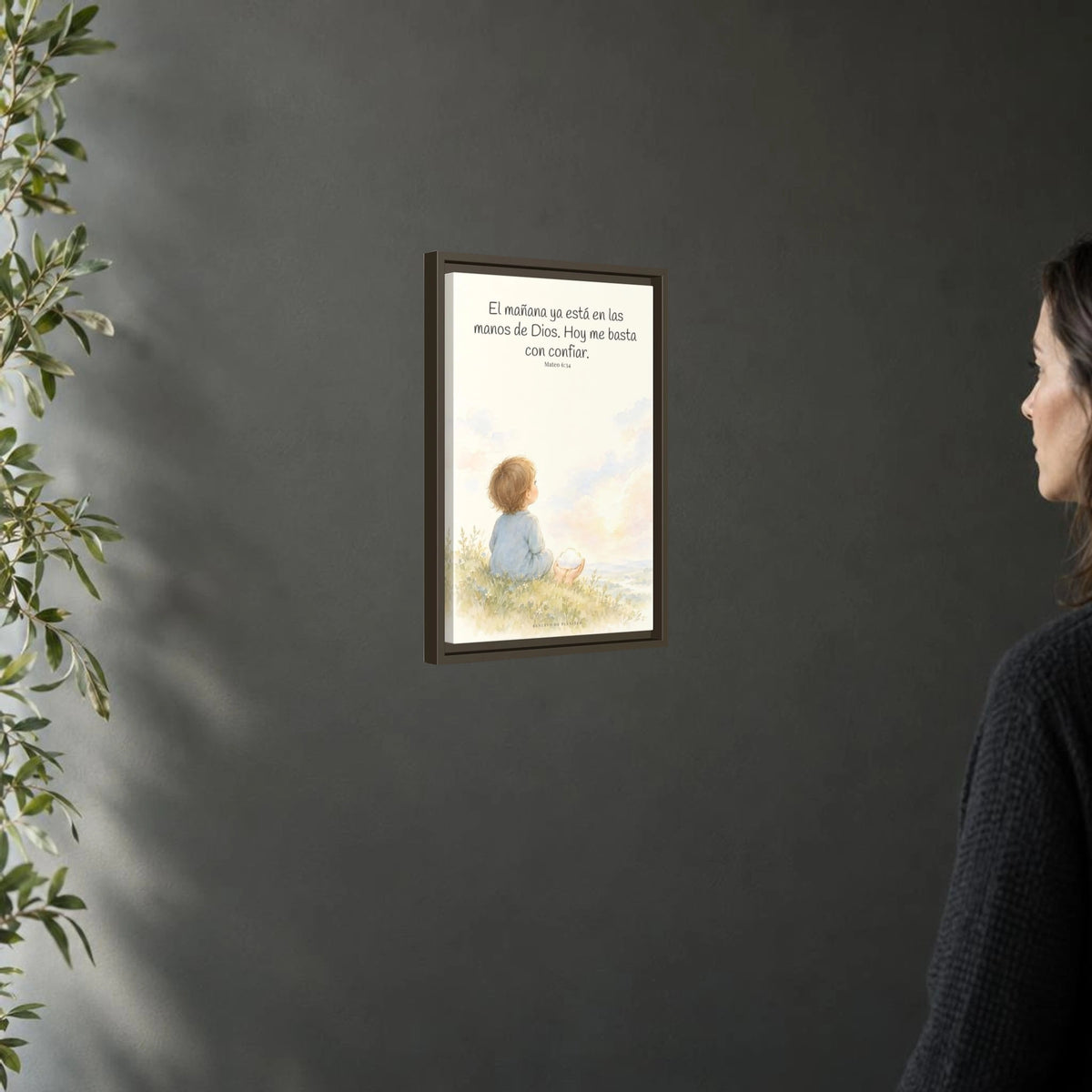 El mañana ya está en las manos de Dios — Lienzo Cristiano Enmarcado | Mateo 6:34 — 12×18 pulgadas, marco espresso, vista angular ambiental del marco flotante, escala física calibrada