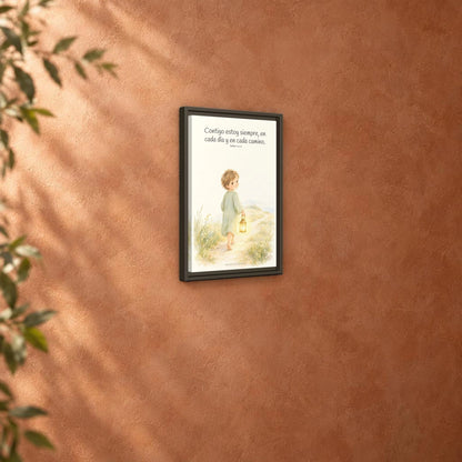Contigo estoy siempre — Lienzo Cristiano Enmarcado | Salmo 73:23 — 12×18 pulgadas, marco espresso, vista angular ambiental del marco flotante, escala física calibrada