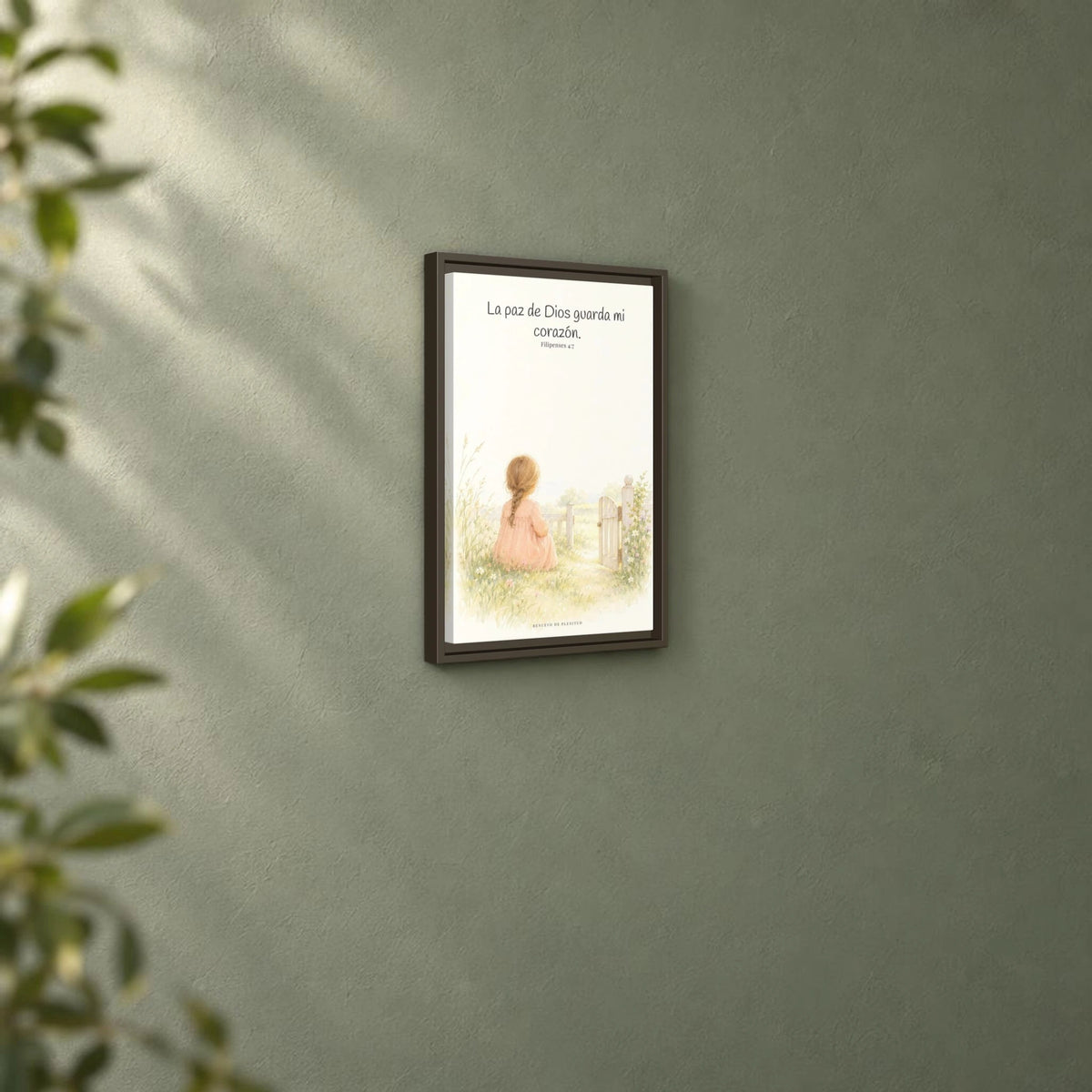 La paz de Dios guardará mi corazón — Lienzo Cristiano Enmarcado | Filipenses 4:7 — 12×18 pulgadas, marco espresso, vista angular ambiental del marco flotante, escala física calibrada