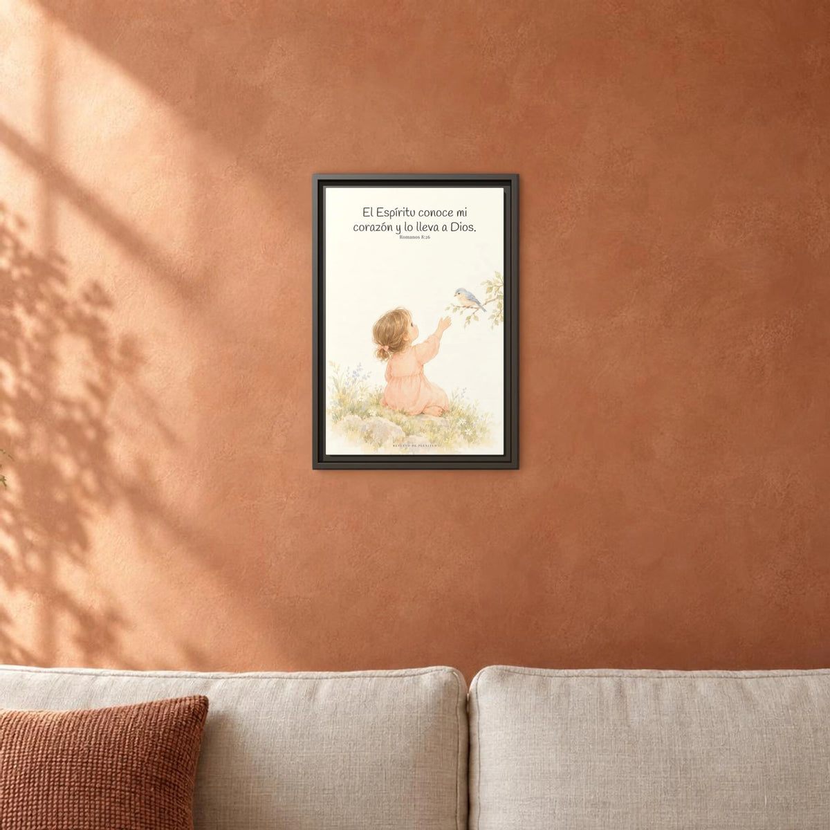 El Espíritu conoce lo que hay en mi corazón — Lienzo Cristiano Enmarcado | Romanos 8:26 — 12×18 pulgadas, marco espresso, vista frontal ambiental, escala física calibrada