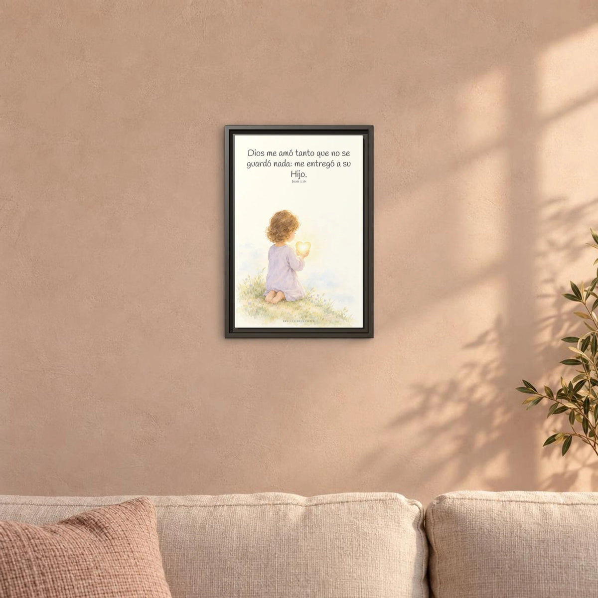 Dios amó tanto al mundo que entregó a su Hijo — Lienzo Cristiano Enmarcado | Juan 3:16 — 12×18 pulgadas, marco espresso, vista frontal ambiental, escala física calibrada