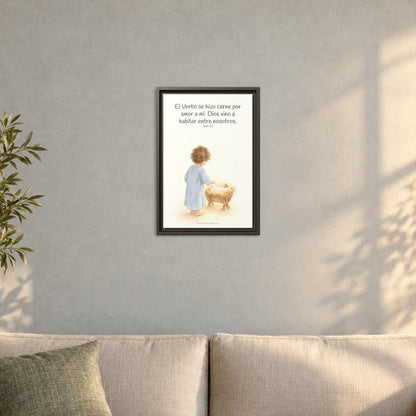El Verbo se hizo carne por amor a mí — Lienzo Cristiano Enmarcado | Juan 1:14 — 12×18 pulgadas, marco espresso, vista frontal ambiental, escala física calibrada