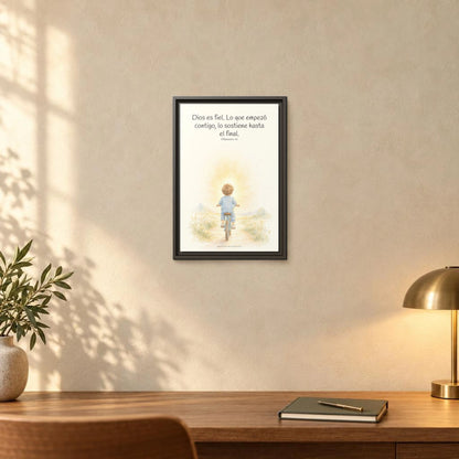 Dios es fiel y no deja a medias lo que promete | Cuadro bíblico para el hogar | Filipenses 1:6 — 12×18 pulgadas, marco espresso, vista frontal ambiental, escala física calibrada