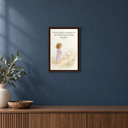 El buen Pastor va delante de mí | Decoración de fe para pared | Juan 10:27 — 12×18 pulgadas, marco espresso, vista frontal ambiental, escala física calibrada