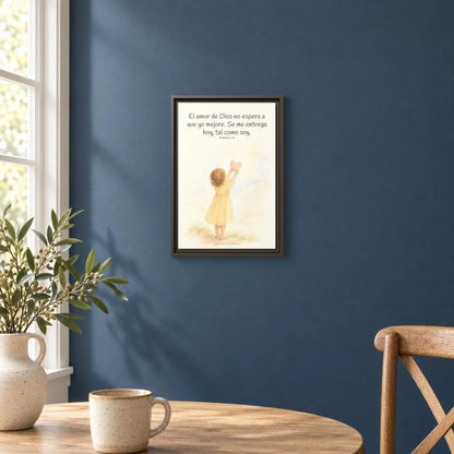 Dios demuestra su amor para conmigo — Lienzo Cristiano Enmarcado | Romanos 5:8 — 12×18 pulgadas, marco espresso, vista frontal ambiental, escala física calibrada