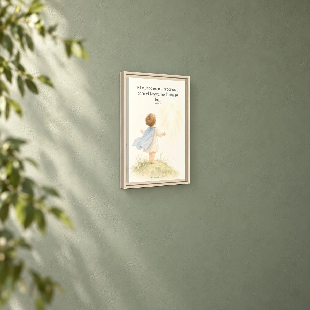El Padre me conoce y aún así me llama suyo | Decoración de fe para pared | 1 Juan 3:1 — 12×18 pulgadas, marco natural, vista angular ambiental del marco flotante, escala física calibrada