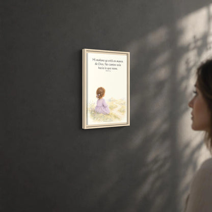 El Señor cuida del día que todavía no llega | Arte bíblico para pared | Mateo 6:34 — 12×18 pulgadas, marco natural, vista angular ambiental del marco flotante, escala física calibrada