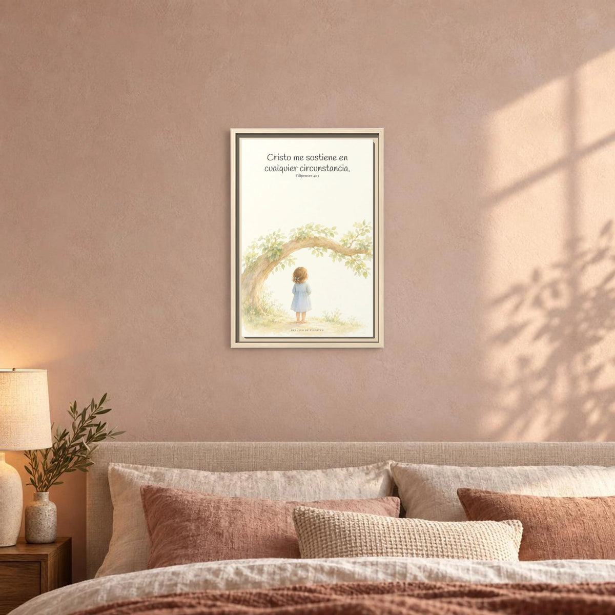 Cristo me sostiene en cualquier circunstancia — Lienzo Cristiano Enmarcado | Filipenses 4:13 — 12×18 pulgadas, marco natural, vista frontal ambiental, escala física calibrada