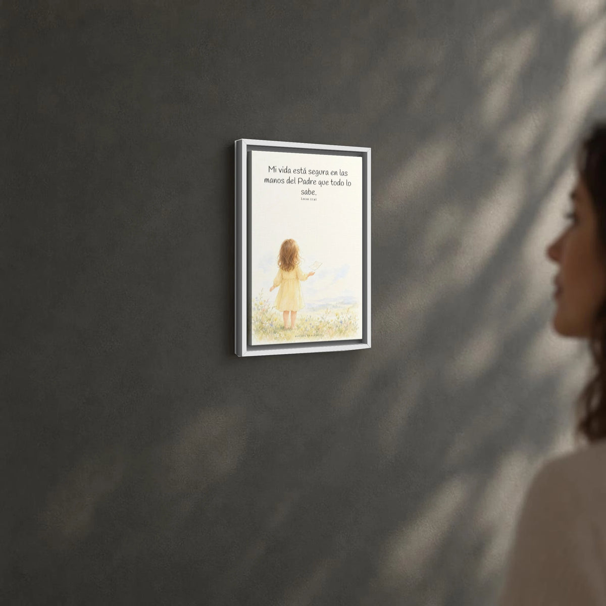 Confío en el Padre que todo lo sabe | Decoración cristiana enmarcada | Lucas 22:42 — 12×18 pulgadas, marco blanco, vista angular ambiental del marco flotante, escala física calibrada