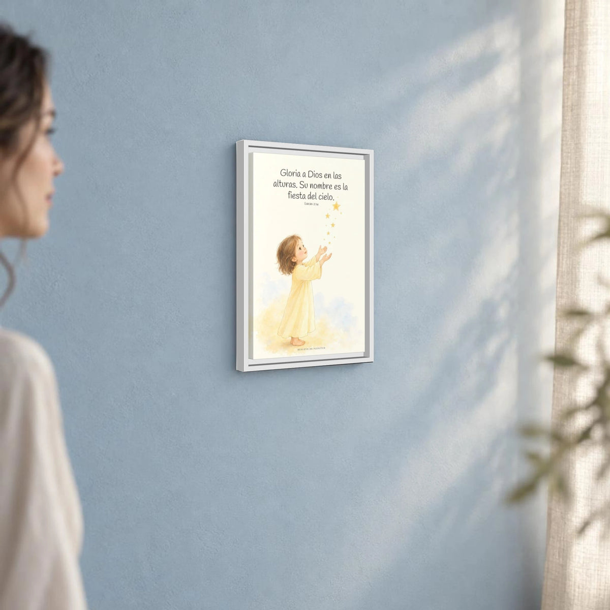 El cielo entero da gloria a Dios | Decoración de fe para pared | Lucas 2:14 — 12×18 pulgadas, marco blanco, vista angular ambiental del marco flotante, escala física calibrada