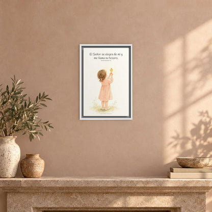 El Señor se alegra de mí | Decoración cristiana enmarcada | Deuteronomio 7:6 — 12×18 pulgadas, marco blanco, vista frontal ambiental, escala física calibrada