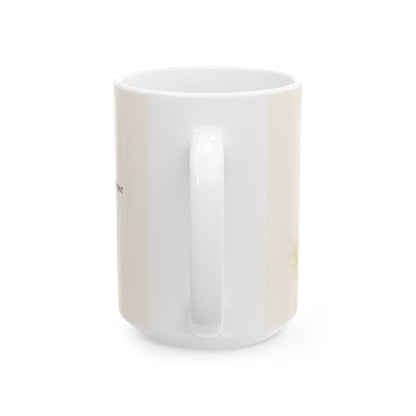 Dios guarda su pacto por mil generaciones | Taza devocional de fe | Deuteronomio 7:9 — 15 oz · Vista posterior