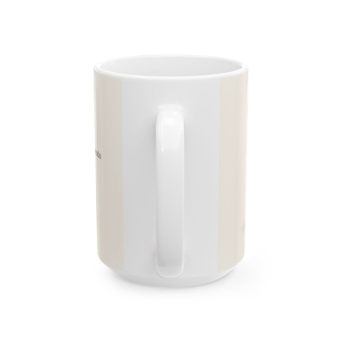 Quien no ama no conoce a Dios, porque Dios es amor | Taza bíblica de cerámica | 1 Juan 4:8 — 15 oz · Vista posterior