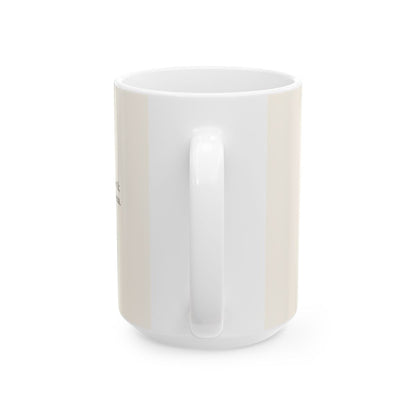 Dios está en medio de ti para salvarte | Taza de inspiración bíblica | Sofonías 3:17 — 15 oz · Vista posterior