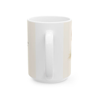 El Señor acalla tus temores con su amor | Taza devocional de fe | Sofonías 3:17 — 15 oz · Vista posterior
