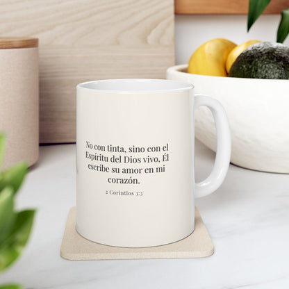 El Espíritu del Dios vivo escribe en mi corazón | Taza devocional de fe | 2 Corintios 3:3 — 15 oz · Contexto 4