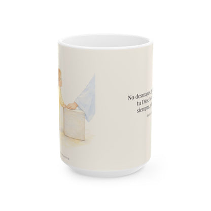Dios me esfuerza y me ayuda | Taza bíblica para café | Isaías 41:10 — 15 oz · Vista frontal