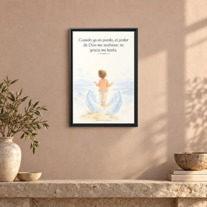 El poder de Dios se perfecciona en mi debilidad — Lienzo Cristiano Enmarcado | 2 Corintios 12:9 — 16×24 pulgadas, marco negro, vista frontal ambiental, escala física calibrada