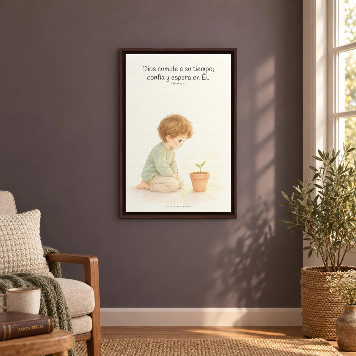 El Señor nunca llega tarde | Decoración cristiana enmarcada | Salmo 27:14 — 16×24 pulgadas, marco espresso, vista frontal ambiental, escala física calibrada