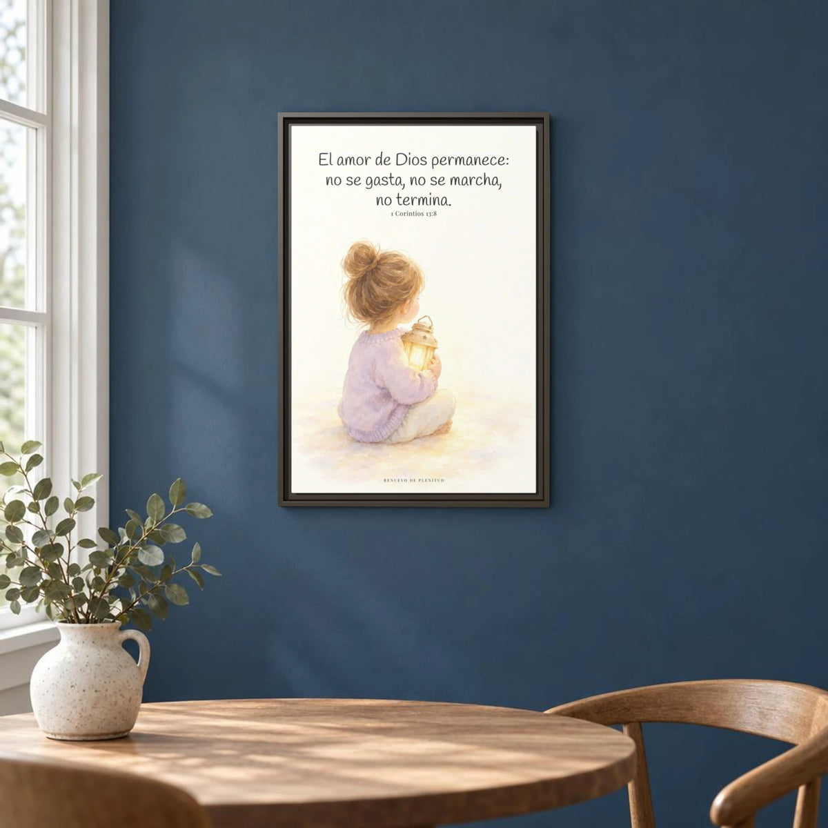 El amor de Dios permanece para siempre — Lienzo Cristiano Enmarcado | 1 Corintios 13:8 — 16×24 pulgadas, marco espresso, vista frontal ambiental, escala física calibrada