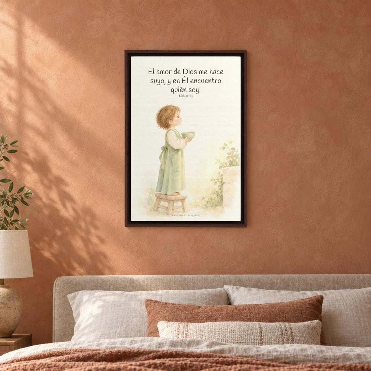 El amor de Dios me hace suyo | Cuadro de fe enmarcado | Efesios 5:1 — 16×24 pulgadas, marco espresso, vista frontal ambiental, escala física calibrada