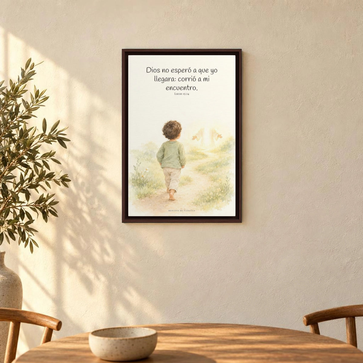 Mi Padre corrió a mi encuentro | Lienzo de fe para el hogar | Lucas 15:24 — 16×24 pulgadas, marco espresso, vista frontal ambiental, escala física calibrada