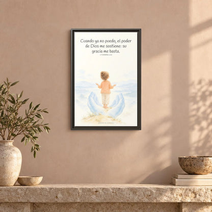 El poder de Dios se perfecciona en mi debilidad — Lienzo Cristiano Enmarcado | 2 Corintios 12:9 — 16×24 pulgadas, marco espresso, vista frontal ambiental, escala física calibrada