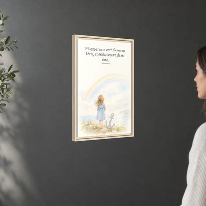 Mi esperanza está firme en Dios — Lienzo Cristiano Enmarcado | Hebreos 6:19 — 16×24 pulgadas, marco natural, vista angular ambiental del marco flotante, escala física calibrada