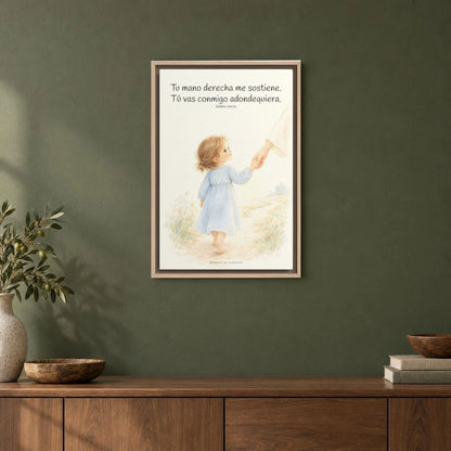 Tu mano me guía por el camino | Lienzo cristiano decorativo | Salmo 139:10 — 16×24 pulgadas, marco natural, vista frontal ambiental, escala física calibrada