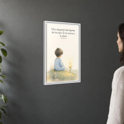 Dios enjugará toda lágrima — Lienzo Cristiano Enmarcado | Apocalipsis 21:4 — 16×24 pulgadas, marco blanco, vista angular ambiental del marco flotante, escala física calibrada