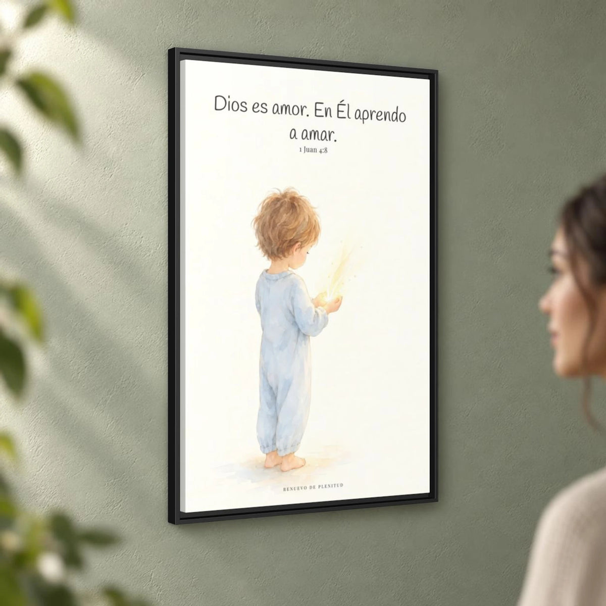 Quien no ama no conoce a Dios, porque Dios es amor — Lienzo Cristiano Enmarcado | 1 Juan 4:8 — 24×36 pulgadas, marco negro, vista angular ambiental del marco flotante, escala física calibrada