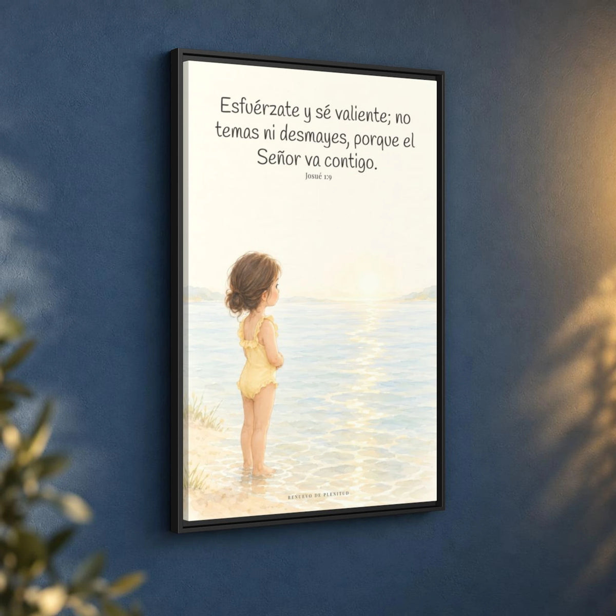 Esfuérzate y sé valiente — Lienzo Cristiano Enmarcado | Josué 1:9 — 24×36 pulgadas, marco negro, vista angular ambiental del marco flotante, escala física calibrada