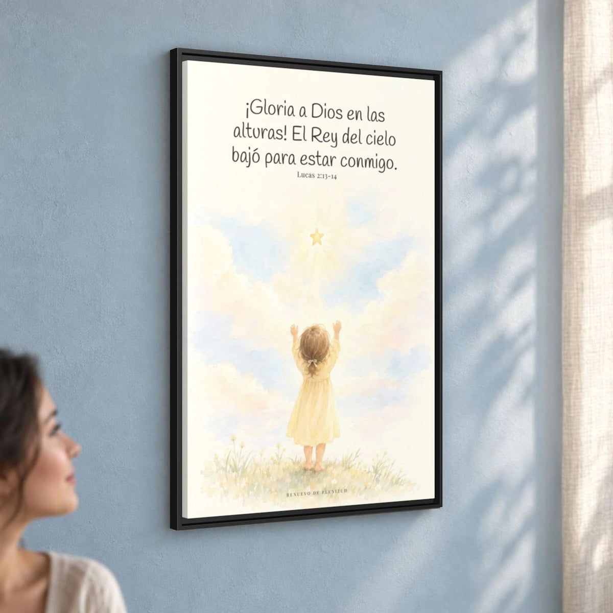 Gloria a Dios en las alturas — Lienzo Cristiano Enmarcado | Lucas 2:13-14 — 24×36 pulgadas, marco negro, vista angular ambiental del marco flotante, escala física calibrada