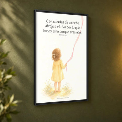 Con cuerdas de amor te atraje a mí — Lienzo Cristiano Enmarcado | Jeremías 31:3 — 24×36 pulgadas, marco negro, vista angular ambiental del marco flotante, escala física calibrada