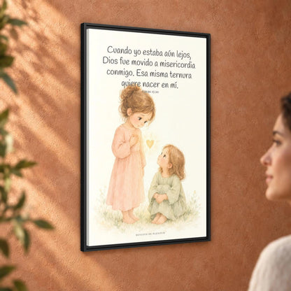 Dios es movido a misericordia — Lienzo Cristiano Enmarcado | Lucas 15:20 — 24×36 pulgadas, marco negro, vista angular ambiental del marco flotante, escala física calibrada