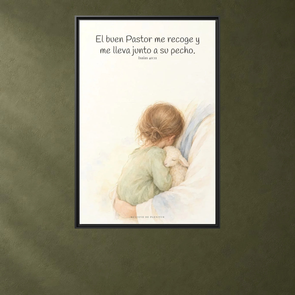 El buen Pastor me lleva junto a su corazón — Lienzo Cristiano Enmarcado | Isaías 40:11 — 24×36 pulgadas, marco negro, vista frontal ambiental, escala física calibrada