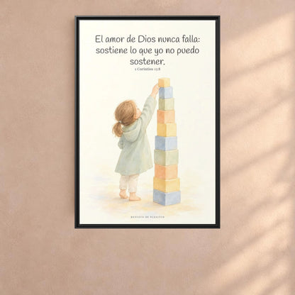 El amor de Dios nunca falla — Lienzo Cristiano Enmarcado | 1 Corintios 13:8 — 24×36 pulgadas, marco negro, vista frontal ambiental, escala física calibrada