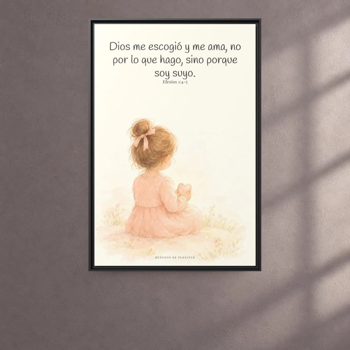 Dios me eligió antes de que yo naciera — Lienzo Cristiano Enmarcado | Efesios 1:4-5 — 24×36 pulgadas, marco negro, vista frontal ambiental, escala física calibrada
