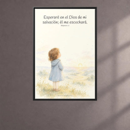 Esperaré en el Dios de mi salvación — Lienzo Cristiano Enmarcado | Miqueas 7:7 — 24×36 pulgadas, marco negro, vista frontal ambiental, escala física calibrada